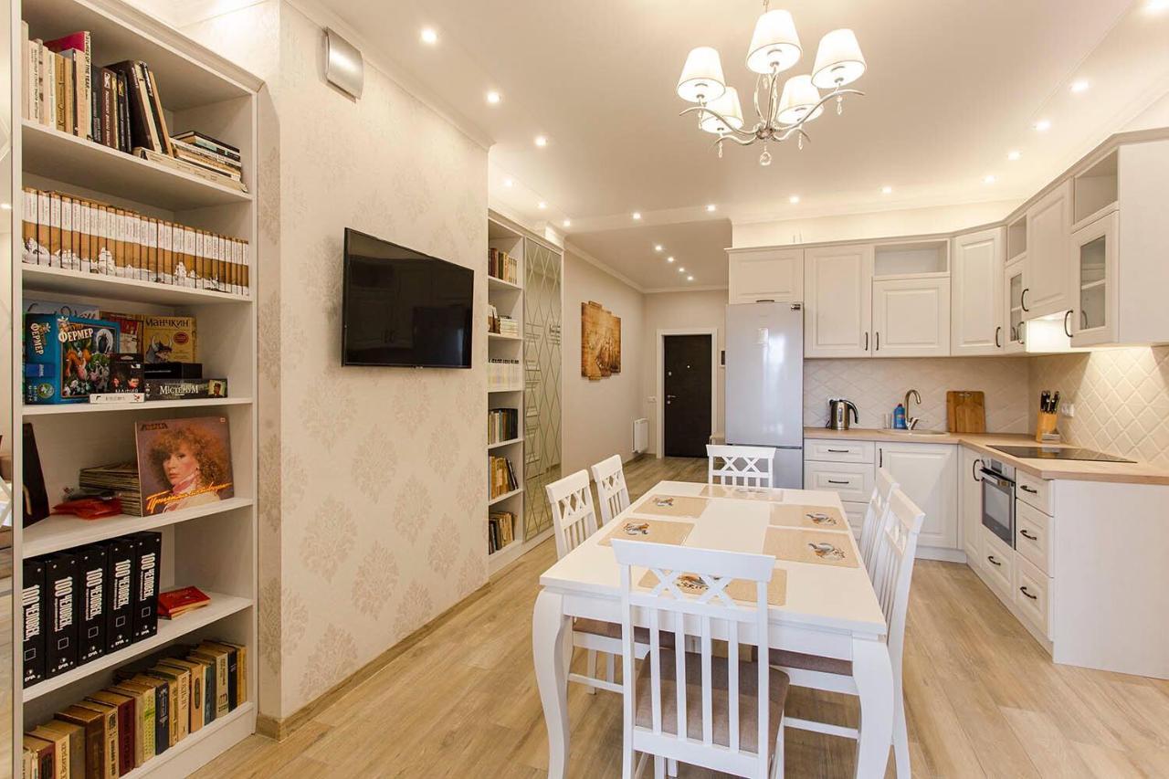 2-Roomed Apartment With Living Room โอเดสซา ภายนอก รูปภาพ