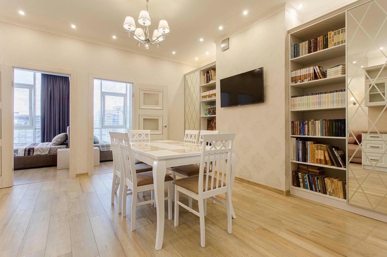 2-Roomed Apartment With Living Room โอเดสซา ภายนอก รูปภาพ