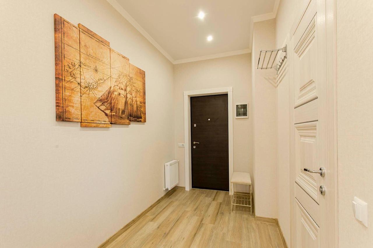 2-Roomed Apartment With Living Room โอเดสซา ภายนอก รูปภาพ